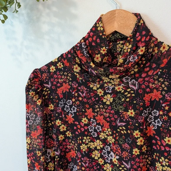T Tahari Floral Women's Top - Black Multicolor Size Large - Picture 3 of 9